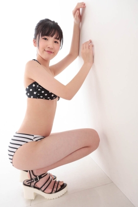 [Minisuka.tv] Ami Manabe 眞辺あみ Freshidol Gallery 69 [49P32M]